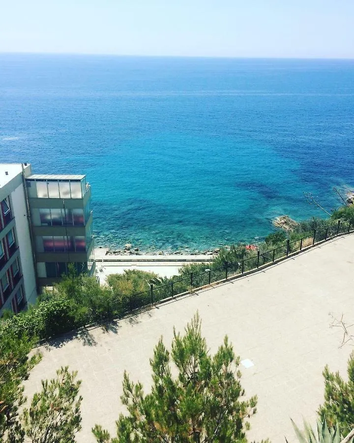 Marina Di Caponero Apartment Ospedaletti 0*,