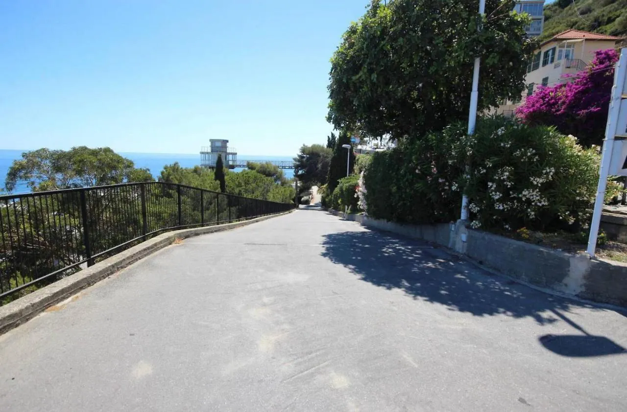 Marina Di Caponero Apartment Ospedaletti